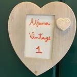 Alfama Vintage 1 Guests - Alfama Vintage 2 Five Guests - Alfama Vintage 3 Three Guests Apartament *