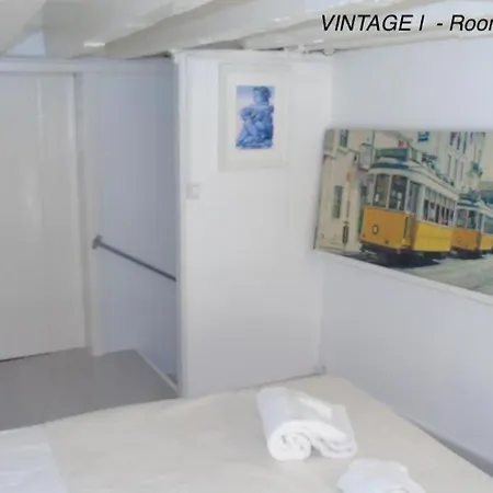 Alfama Vintage 1 Guests - Alfama Vintage 2 Five Guests - Alfama Vintage 3 Three Guests شقة