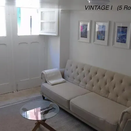 Апартаменти Alfama Vintage 1 Guests - Alfama Vintage 2 Five Guests - Alfama Vintage 3 Three Guests *