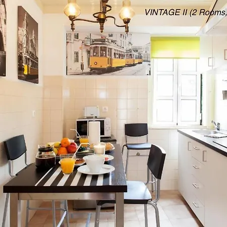 Alfama Vintage 1 Guests - Alfama Vintage 2 Five Guests - Alfama Vintage 3 Three Guests شقة