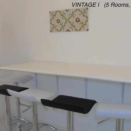 Alfama Vintage 1 Guests - Alfama Vintage 2 Five Guests - Alfama Vintage 3 Three Guests