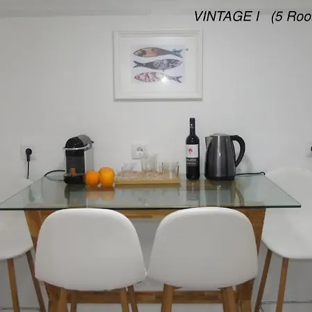 Alfama Vintage 1 Guests - Alfama Vintage 2 Five Guests - Alfama Vintage 3 Three Guests *